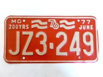 Photo from http://www.etsy.com/listing/119259733/vintage-bicentennial-1976-1977-missouri