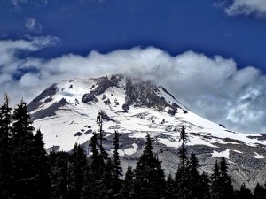 Blue Skies Above Hood. Photo by Tim Graves. Creative Commons License BY-NC-ND 3.0 https://creativecommons.org/licenses/by-nc-nd/3.0/us/